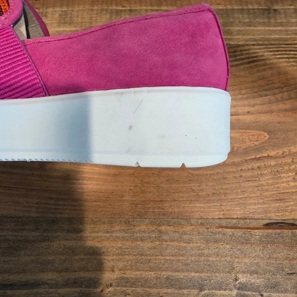 Clarks Womens Layton Petal Slip On Sneaker Fuchsia Multi Stripe Suede 9.5 Wide - Picture 6 of 12